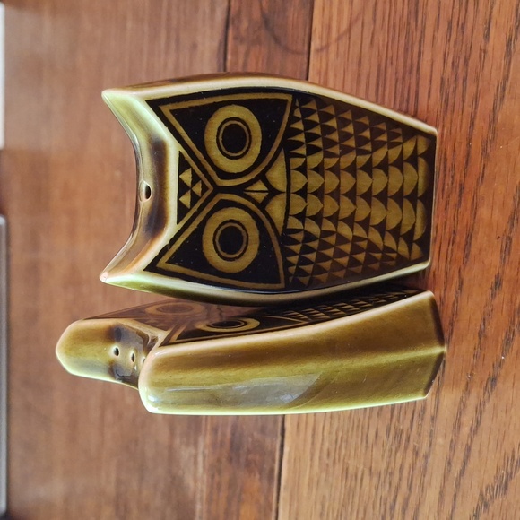 SALE!! HORNSEA England Heirloom "Green" Owl (Very rare) Salt & Pepper Shakers - Picture 8 of 9
